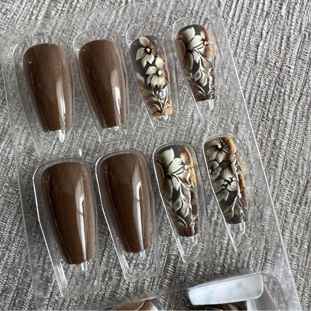 🌺 24 Pcs Hawaiian Style Press on Nail Set Fake Nails w Embossed Flowers